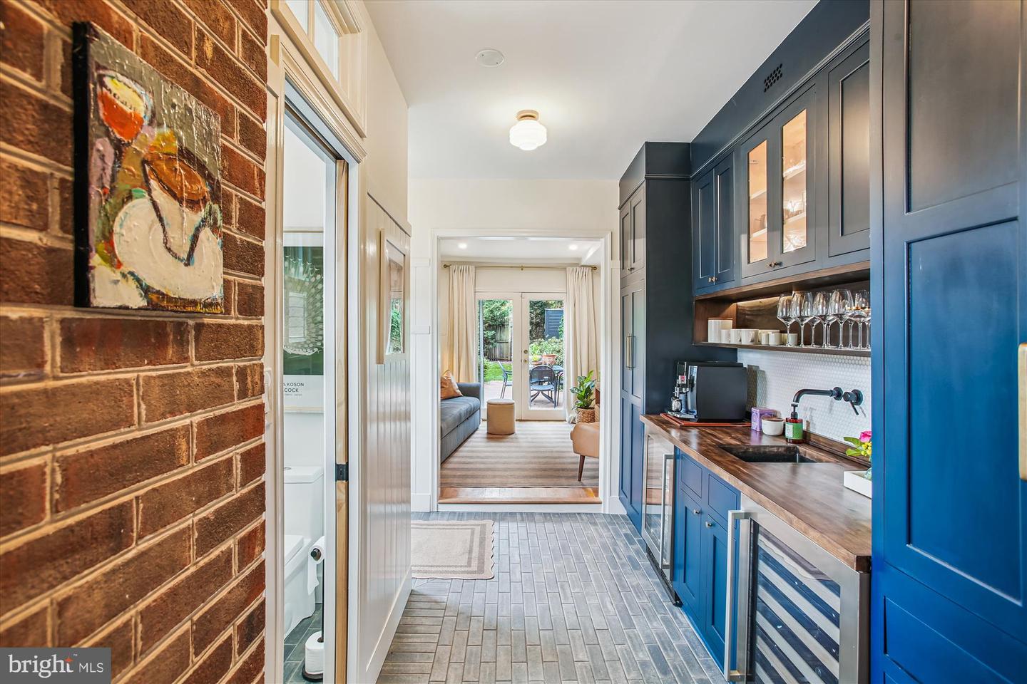 106 COMMERCE ST, ALEXANDRIA, Virginia 22314, 3 Bedrooms Bedrooms, 6 Rooms Rooms,2 BathroomsBathrooms,Residential,For sale,106 COMMERCE ST,VAAX2048714 MLS # VAAX2048714