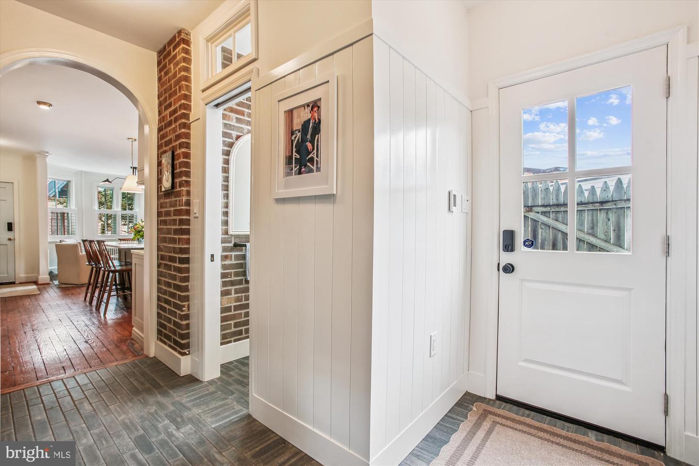 106 COMMERCE ST, ALEXANDRIA, Virginia 22314, 3 Bedrooms Bedrooms, 6 Rooms Rooms,2 BathroomsBathrooms,Residential,For sale,106 COMMERCE ST,VAAX2048714 MLS # VAAX2048714