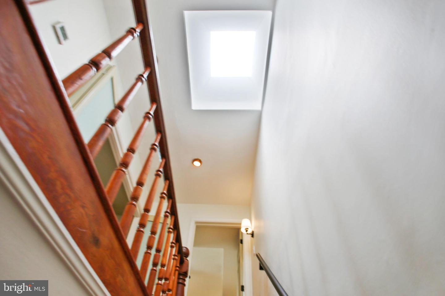 106 COMMERCE ST, ALEXANDRIA, Virginia 22314, 3 Bedrooms Bedrooms, 6 Rooms Rooms,2 BathroomsBathrooms,Residential,For sale,106 COMMERCE ST,VAAX2048714 MLS # VAAX2048714