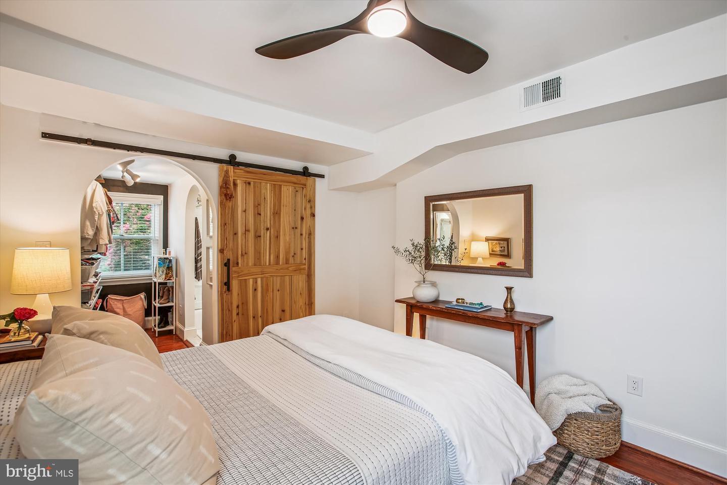 106 COMMERCE ST, ALEXANDRIA, Virginia 22314, 3 Bedrooms Bedrooms, 6 Rooms Rooms,2 BathroomsBathrooms,Residential,For sale,106 COMMERCE ST,VAAX2048714 MLS # VAAX2048714