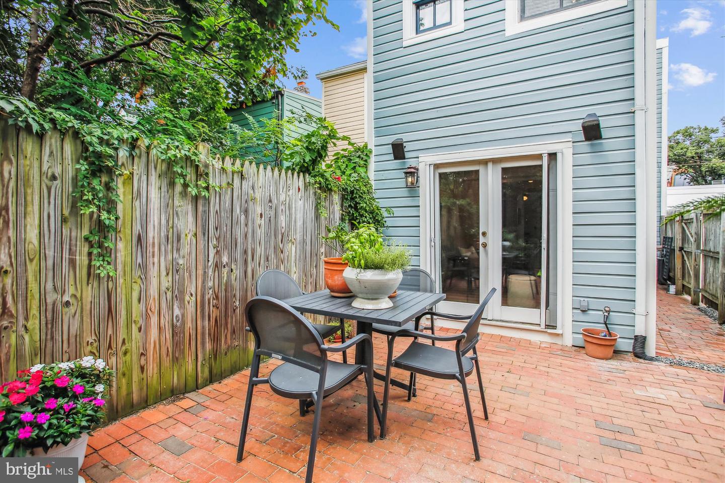 106 COMMERCE ST, ALEXANDRIA, Virginia 22314, 3 Bedrooms Bedrooms, 6 Rooms Rooms,2 BathroomsBathrooms,Residential,For sale,106 COMMERCE ST,VAAX2048714 MLS # VAAX2048714