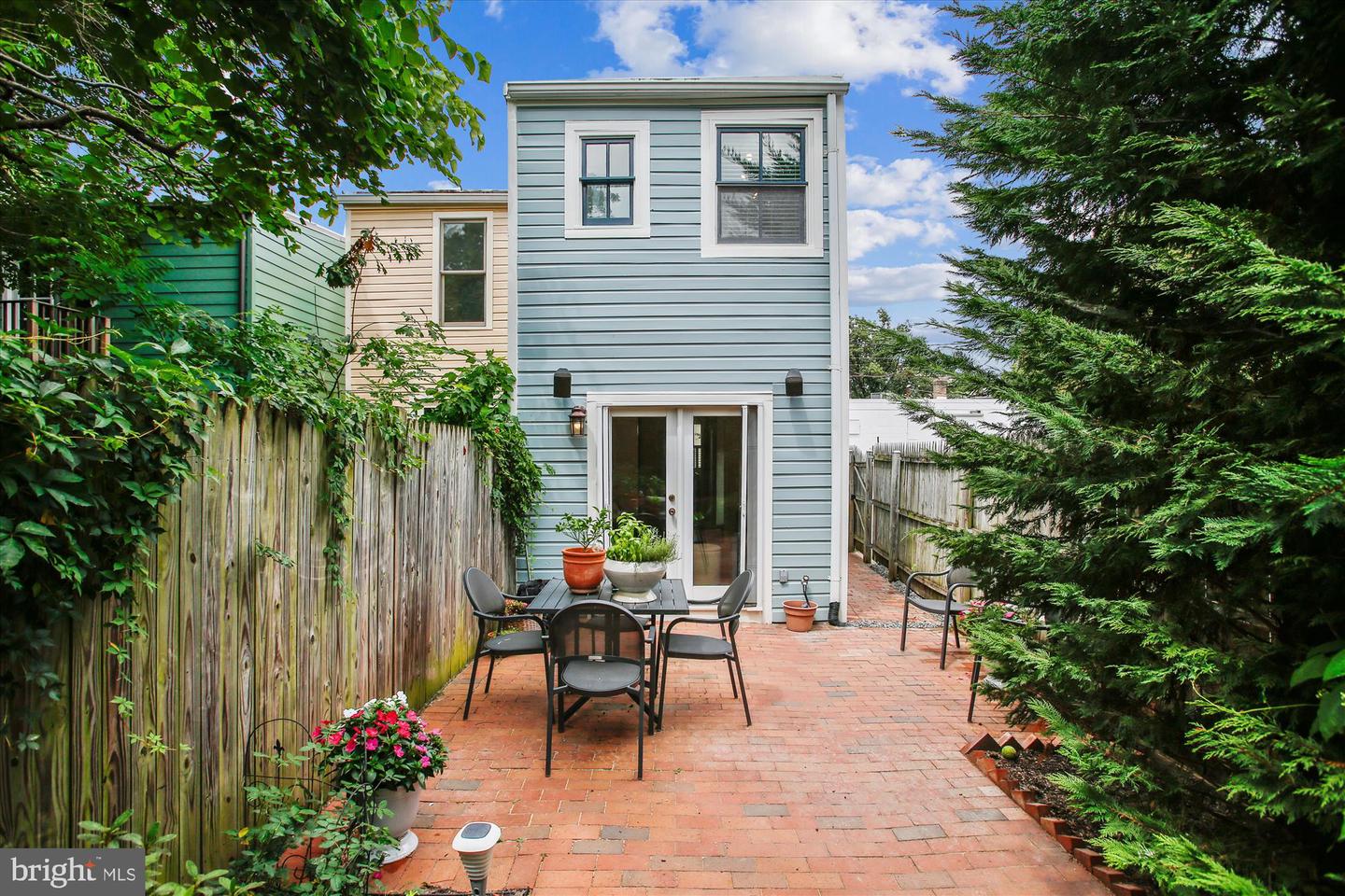 106 COMMERCE ST, ALEXANDRIA, Virginia 22314, 3 Bedrooms Bedrooms, 6 Rooms Rooms,2 BathroomsBathrooms,Residential,For sale,106 COMMERCE ST,VAAX2048714 MLS # VAAX2048714