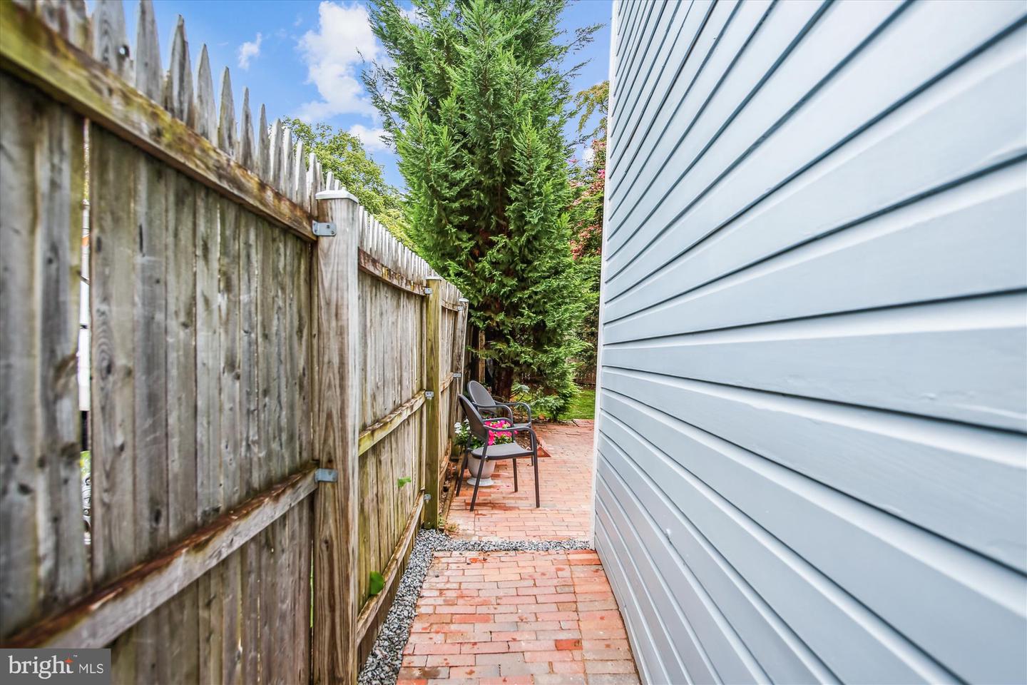 106 COMMERCE ST, ALEXANDRIA, Virginia 22314, 3 Bedrooms Bedrooms, 6 Rooms Rooms,2 BathroomsBathrooms,Residential,For sale,106 COMMERCE ST,VAAX2048714 MLS # VAAX2048714