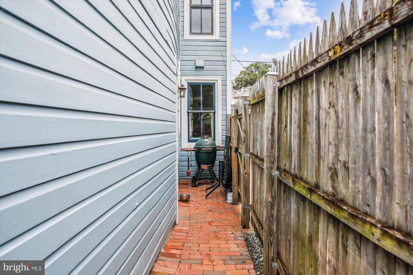 106 COMMERCE ST, ALEXANDRIA, Virginia 22314, 3 Bedrooms Bedrooms, 6 Rooms Rooms,2 BathroomsBathrooms,Residential,For sale,106 COMMERCE ST,VAAX2048714 MLS # VAAX2048714