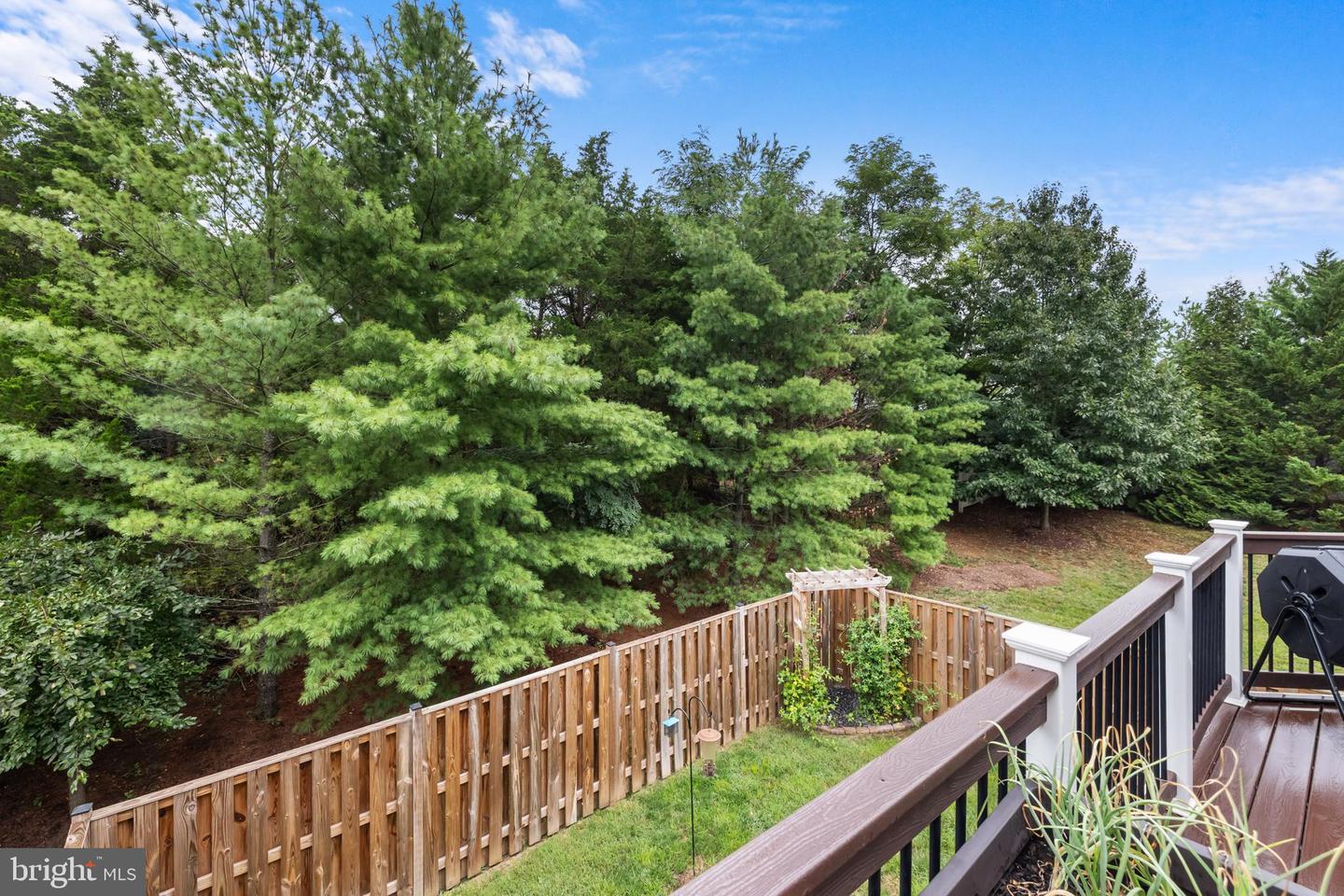 220 HAWKS VIEW SQ SE, LEESBURG, Virginia 20175, 3 Bedrooms Bedrooms, 7 Rooms Rooms,2 BathroomsBathrooms,Residential,For sale,220 HAWKS VIEW SQ SE,VALO2104834 MLS # VALO2104834