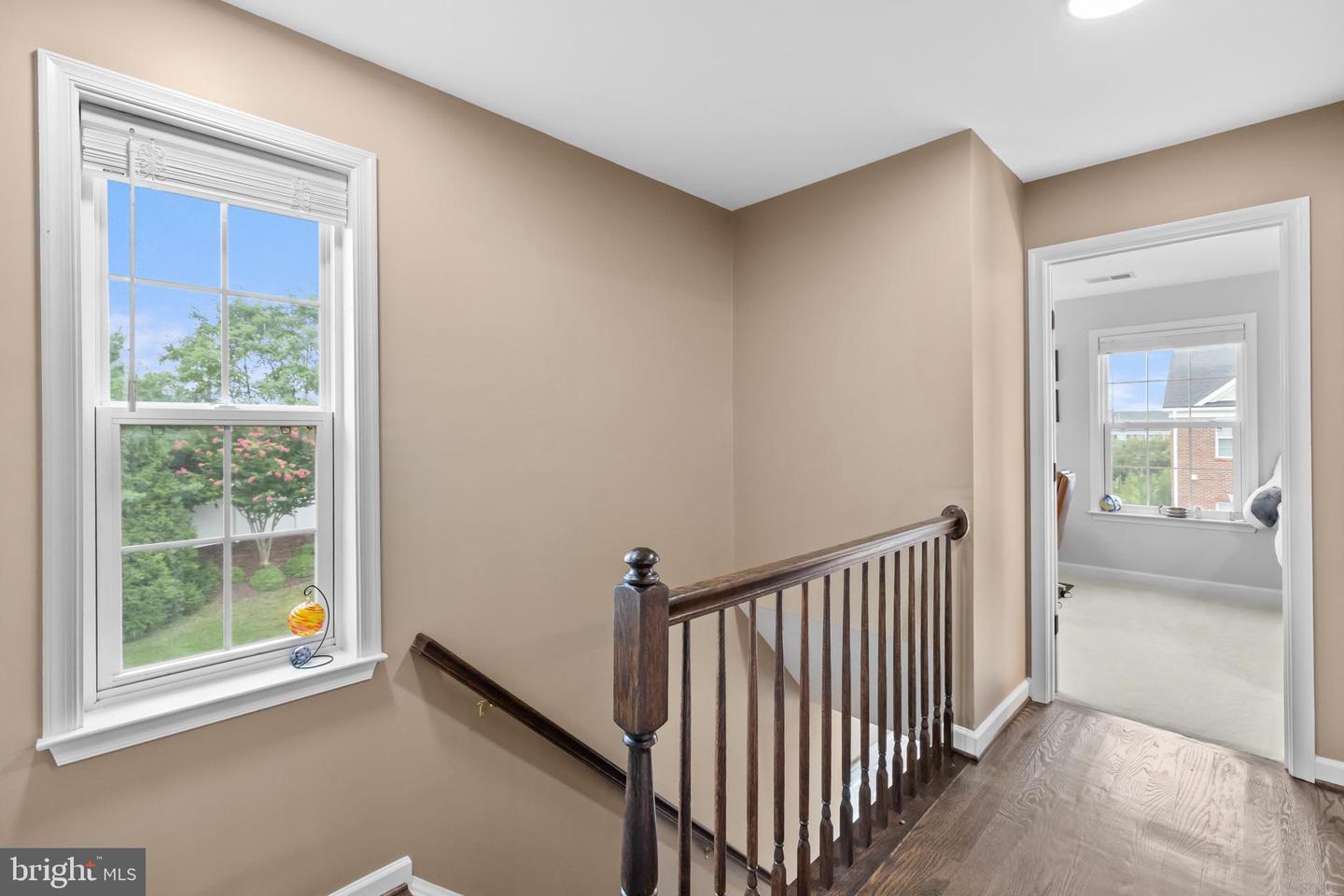 220 HAWKS VIEW SQ SE, LEESBURG, Virginia 20175, 3 Bedrooms Bedrooms, 7 Rooms Rooms,2 BathroomsBathrooms,Residential,For sale,220 HAWKS VIEW SQ SE,VALO2104834 MLS # VALO2104834