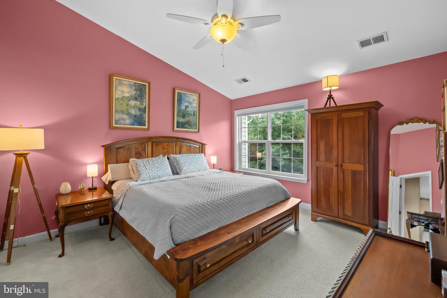 220 HAWKS VIEW SQ SE, LEESBURG, Virginia 20175, 3 Bedrooms Bedrooms, 7 Rooms Rooms,2 BathroomsBathrooms,Residential,For sale,220 HAWKS VIEW SQ SE,VALO2104834 MLS # VALO2104834