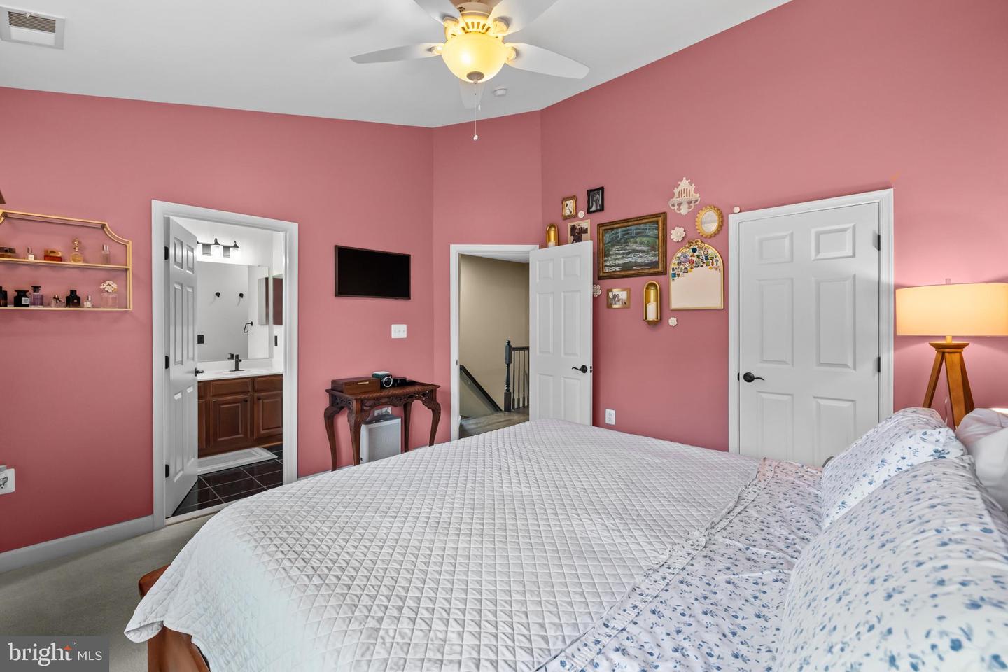 220 HAWKS VIEW SQ SE, LEESBURG, Virginia 20175, 3 Bedrooms Bedrooms, 7 Rooms Rooms,2 BathroomsBathrooms,Residential,For sale,220 HAWKS VIEW SQ SE,VALO2104834 MLS # VALO2104834