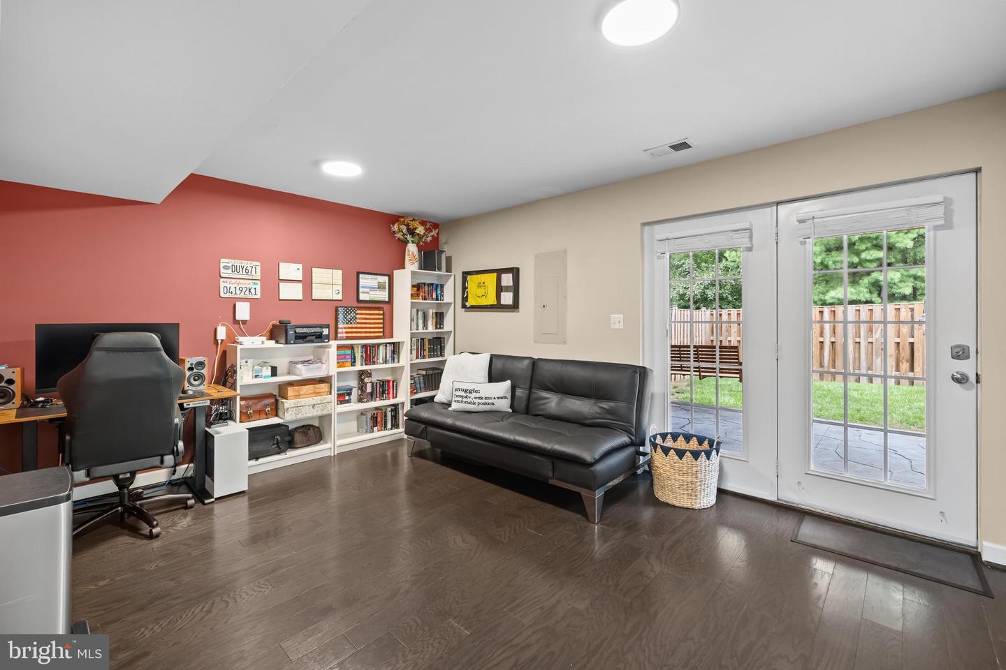 220 HAWKS VIEW SQ SE, LEESBURG, Virginia 20175, 3 Bedrooms Bedrooms, 7 Rooms Rooms,2 BathroomsBathrooms,Residential,For sale,220 HAWKS VIEW SQ SE,VALO2104834 MLS # VALO2104834