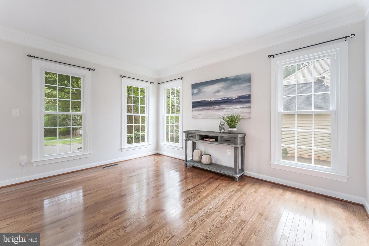 5274 TRACTOR LN, FAIRFAX, Virginia 22030, 4 Bedrooms Bedrooms, ,2 BathroomsBathrooms,Residential,For sale,5274 TRACTOR LN,VAFX2261944 MLS # VAFX2261944