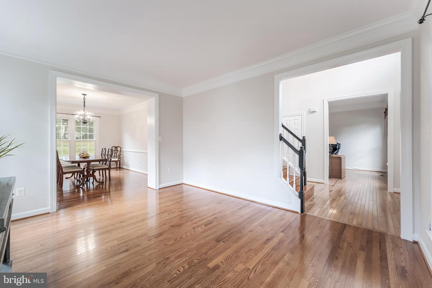 5274 TRACTOR LN, FAIRFAX, Virginia 22030, 4 Bedrooms Bedrooms, ,2 BathroomsBathrooms,Residential,For sale,5274 TRACTOR LN,VAFX2261944 MLS # VAFX2261944