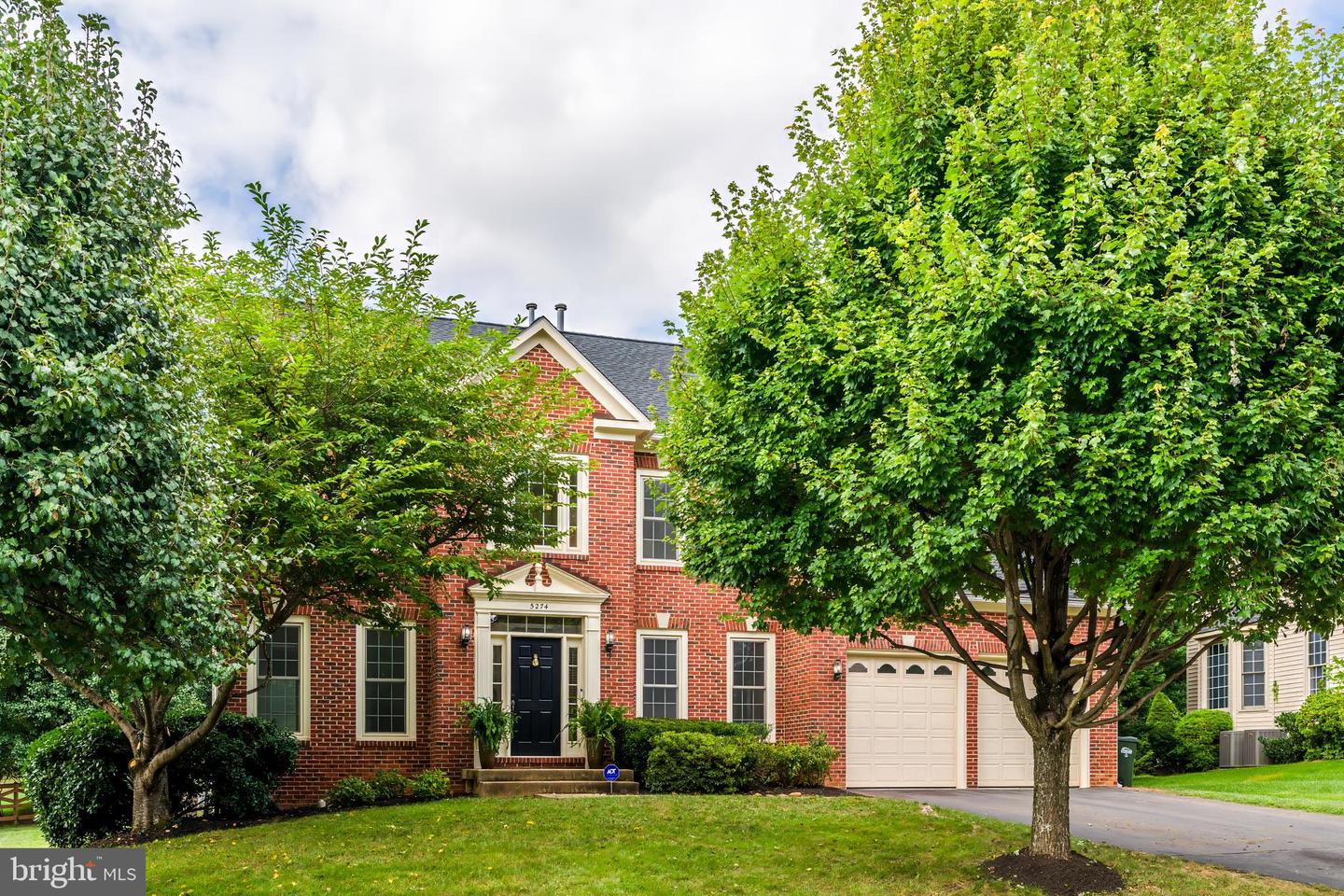 5274 TRACTOR LN, FAIRFAX, Virginia 22030, 4 Bedrooms Bedrooms, ,2 BathroomsBathrooms,Residential,For sale,5274 TRACTOR LN,VAFX2261944 MLS # VAFX2261944