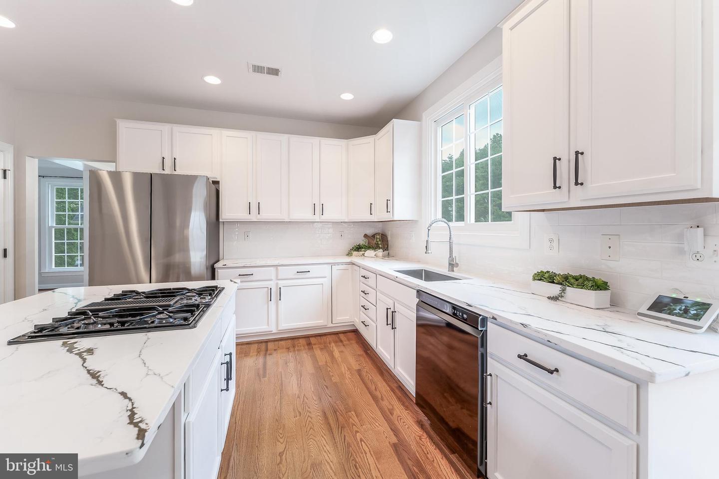 5274 TRACTOR LN, FAIRFAX, Virginia 22030, 4 Bedrooms Bedrooms, ,2 BathroomsBathrooms,Residential,For sale,5274 TRACTOR LN,VAFX2261944 MLS # VAFX2261944