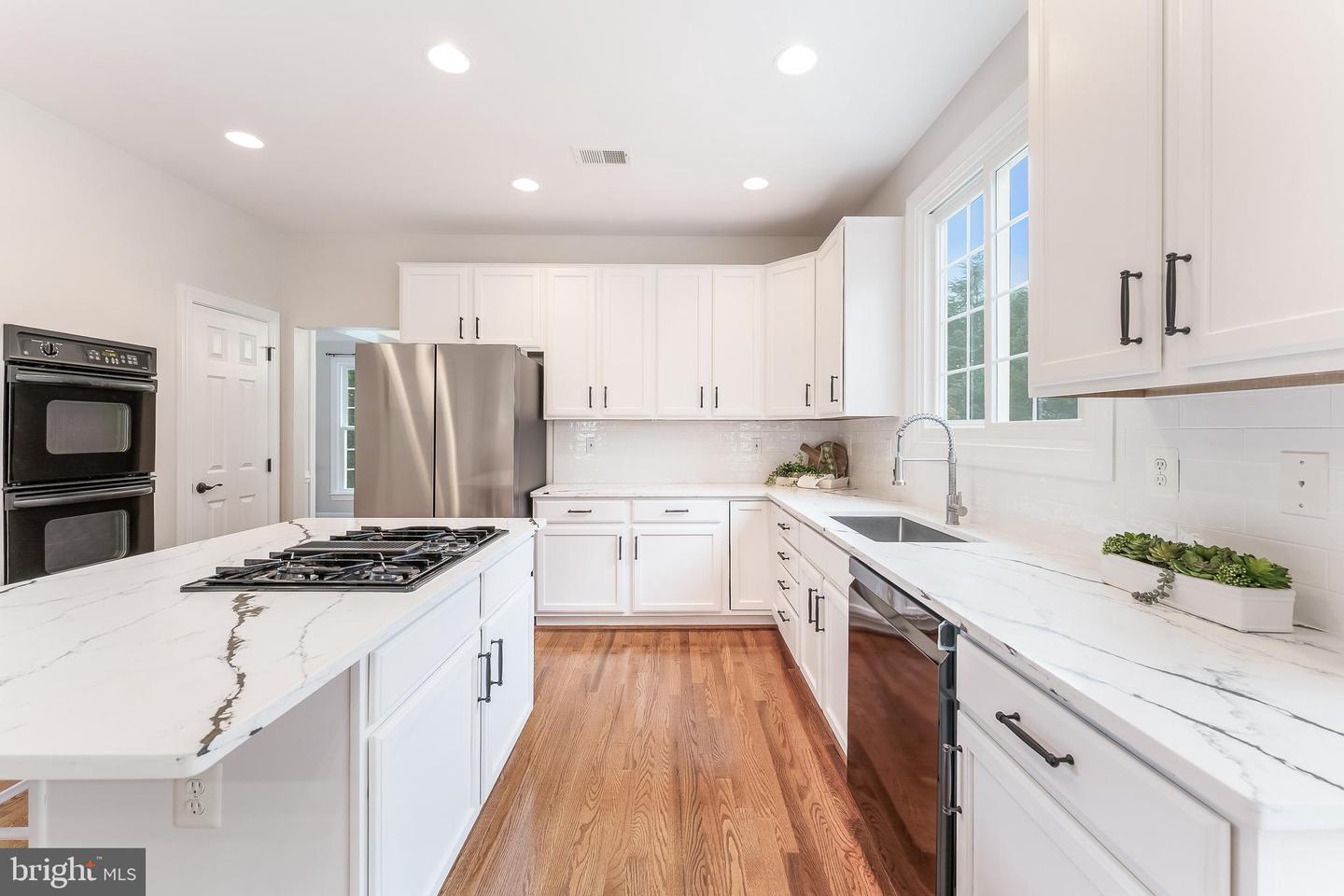 5274 TRACTOR LN, FAIRFAX, Virginia 22030, 4 Bedrooms Bedrooms, ,2 BathroomsBathrooms,Residential,For sale,5274 TRACTOR LN,VAFX2261944 MLS # VAFX2261944