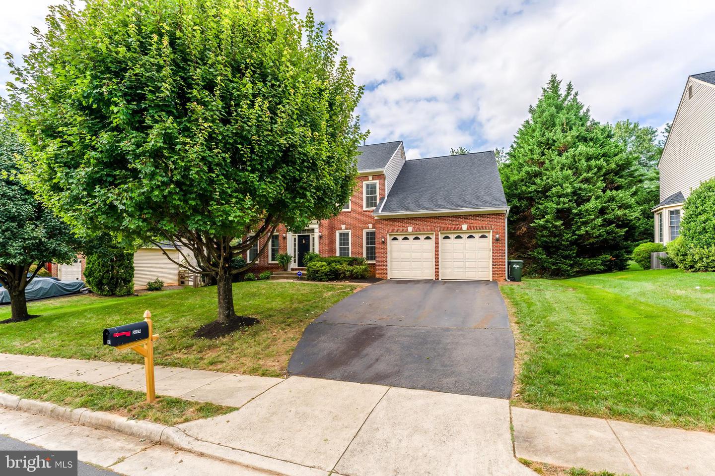 5274 TRACTOR LN, FAIRFAX, Virginia 22030, 4 Bedrooms Bedrooms, ,2 BathroomsBathrooms,Residential,For sale,5274 TRACTOR LN,VAFX2261944 MLS # VAFX2261944