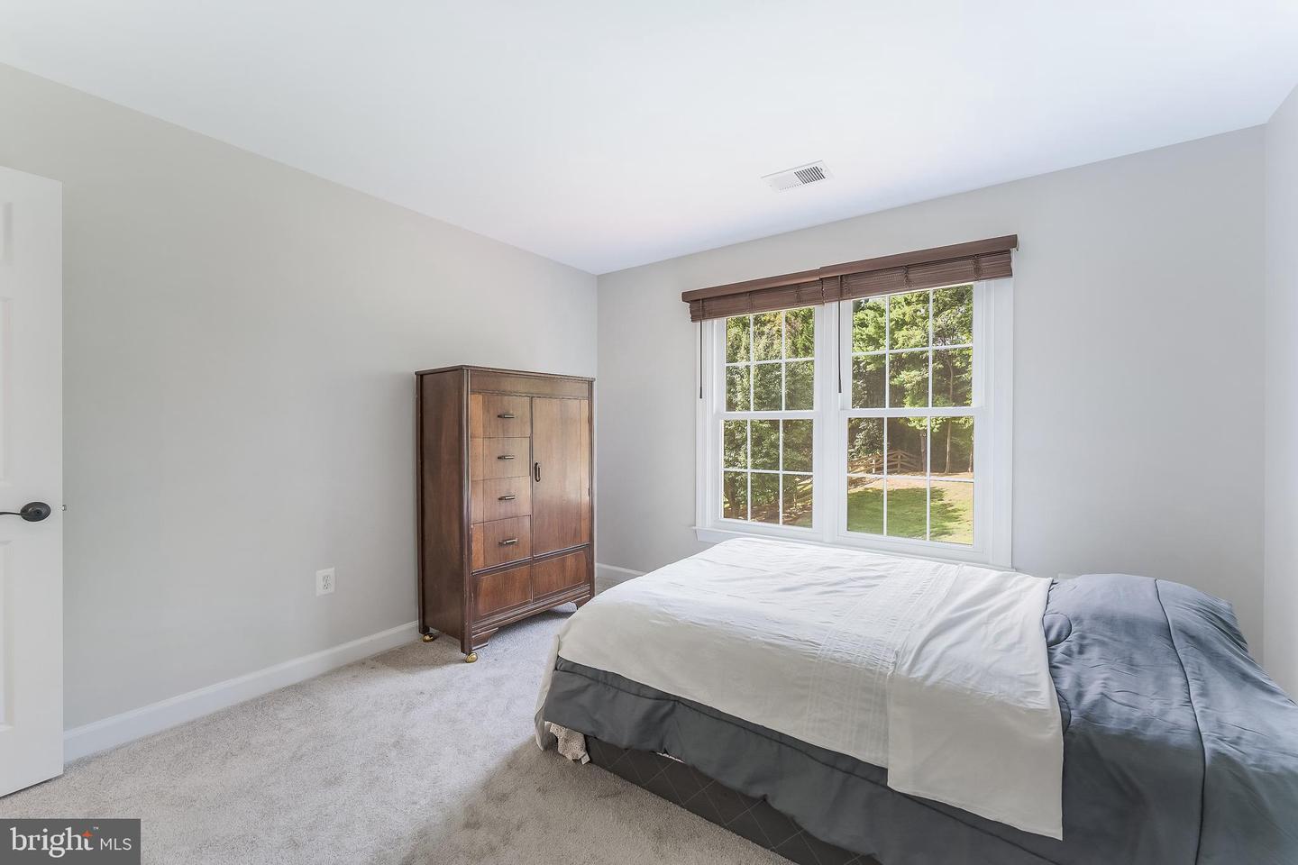 5274 TRACTOR LN, FAIRFAX, Virginia 22030, 4 Bedrooms Bedrooms, ,2 BathroomsBathrooms,Residential,For sale,5274 TRACTOR LN,VAFX2261944 MLS # VAFX2261944