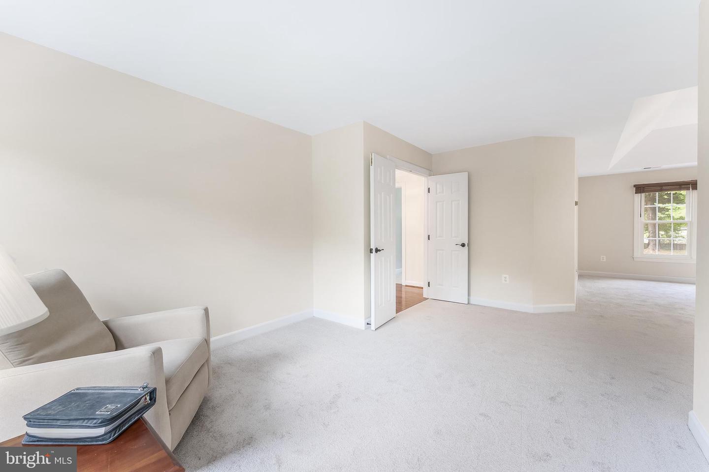 5274 TRACTOR LN, FAIRFAX, Virginia 22030, 4 Bedrooms Bedrooms, ,2 BathroomsBathrooms,Residential,For sale,5274 TRACTOR LN,VAFX2261944 MLS # VAFX2261944