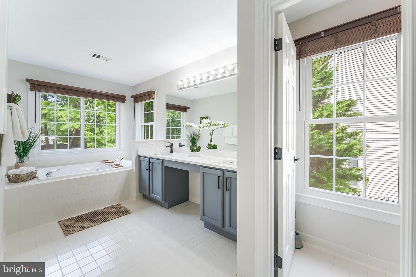 5274 TRACTOR LN, FAIRFAX, Virginia 22030, 4 Bedrooms Bedrooms, ,2 BathroomsBathrooms,Residential,For sale,5274 TRACTOR LN,VAFX2261944 MLS # VAFX2261944