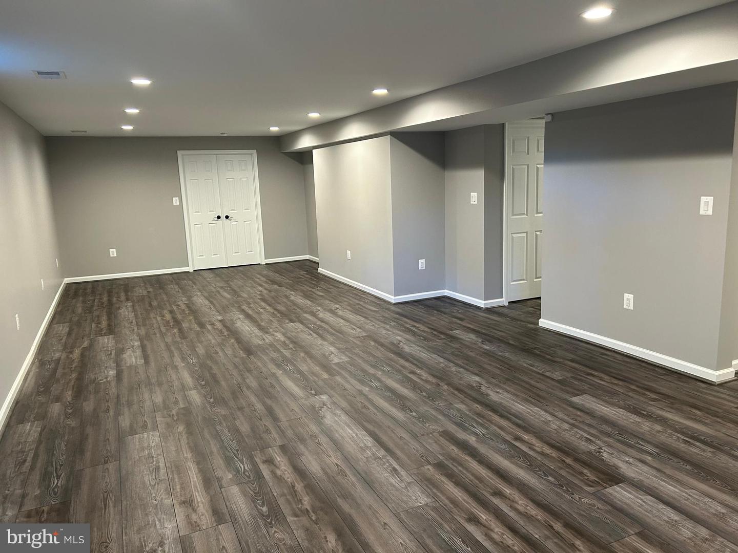 5274 TRACTOR LN, FAIRFAX, Virginia 22030, 4 Bedrooms Bedrooms, ,2 BathroomsBathrooms,Residential,For sale,5274 TRACTOR LN,VAFX2261944 MLS # VAFX2261944