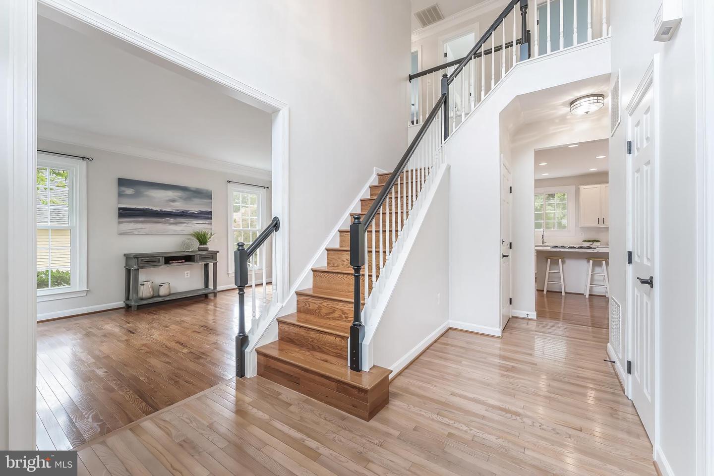 5274 TRACTOR LN, FAIRFAX, Virginia 22030, 4 Bedrooms Bedrooms, ,2 BathroomsBathrooms,Residential,For sale,5274 TRACTOR LN,VAFX2261944 MLS # VAFX2261944
