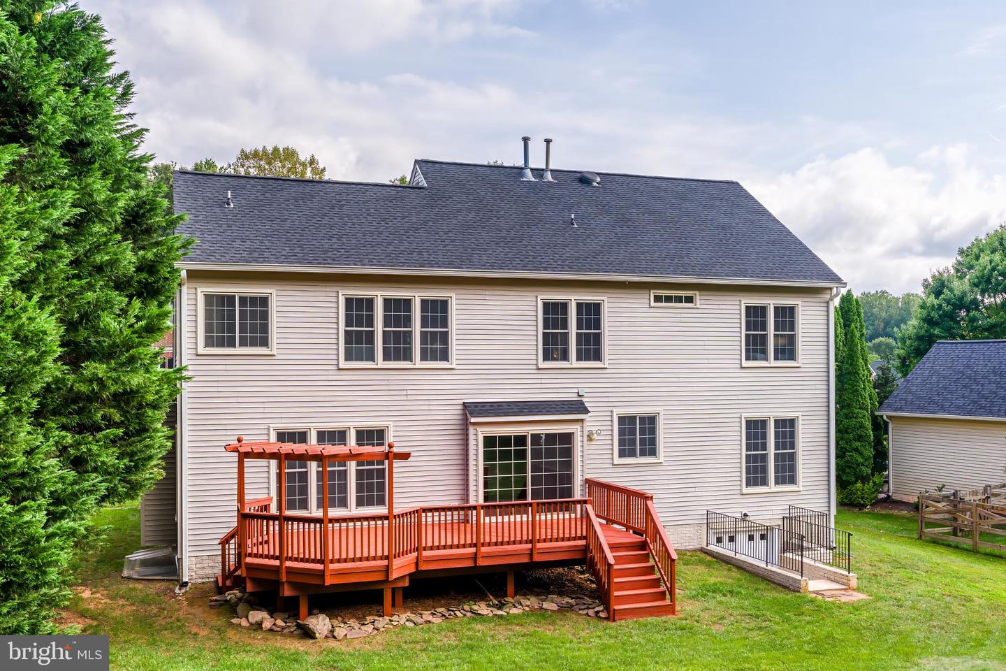 5274 TRACTOR LN, FAIRFAX, Virginia 22030, 4 Bedrooms Bedrooms, ,2 BathroomsBathrooms,Residential,For sale,5274 TRACTOR LN,VAFX2261944 MLS # VAFX2261944