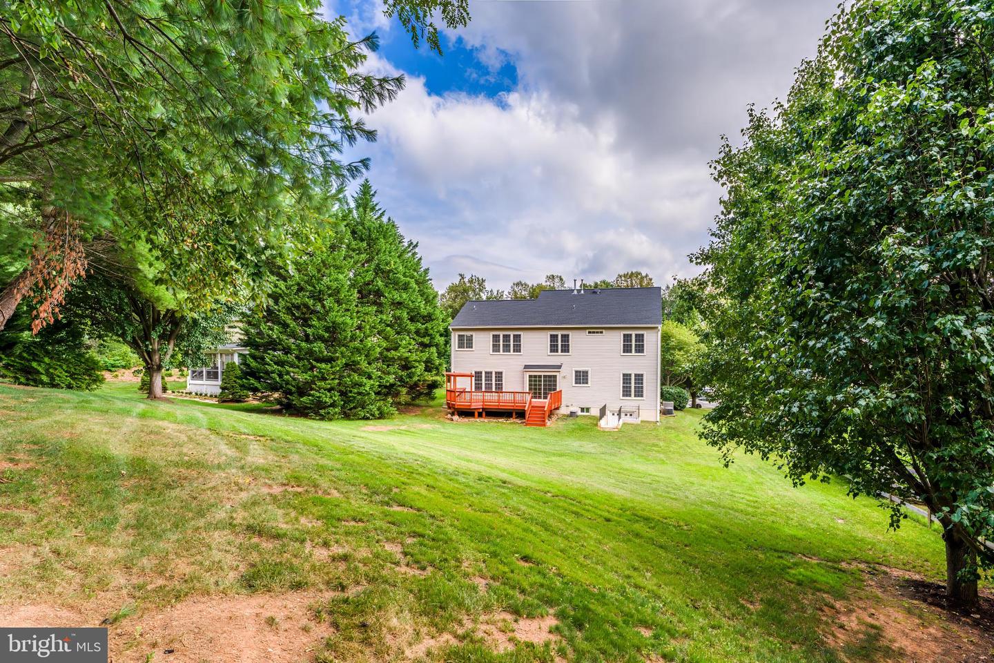 5274 TRACTOR LN, FAIRFAX, Virginia 22030, 4 Bedrooms Bedrooms, ,2 BathroomsBathrooms,Residential,For sale,5274 TRACTOR LN,VAFX2261944 MLS # VAFX2261944