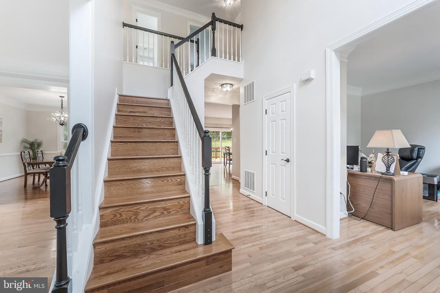 5274 TRACTOR LN, FAIRFAX, Virginia 22030, 4 Bedrooms Bedrooms, ,2 BathroomsBathrooms,Residential,For sale,5274 TRACTOR LN,VAFX2261944 MLS # VAFX2261944