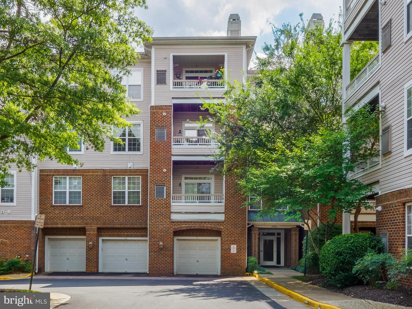 4330-L CANNON RIDGE CT #31, FAIRFAX, Virginia 22033, 2 Bedrooms Bedrooms, 4 Rooms Rooms,2 BathroomsBathrooms,Residential,For sale,4330-L CANNON RIDGE CT #31,VAFX2262268 MLS # VAFX2262268 4330-L CANNON RIDGE CT #31, FAIRFAX, Virginia 22033, 2 Bedrooms Bedrooms, 4 Rooms Rooms,2 BathroomsBathrooms,Residential,For sale,4330-L CANNON RIDGE CT #31,VAFX2262268 MLS # VAFX2262268