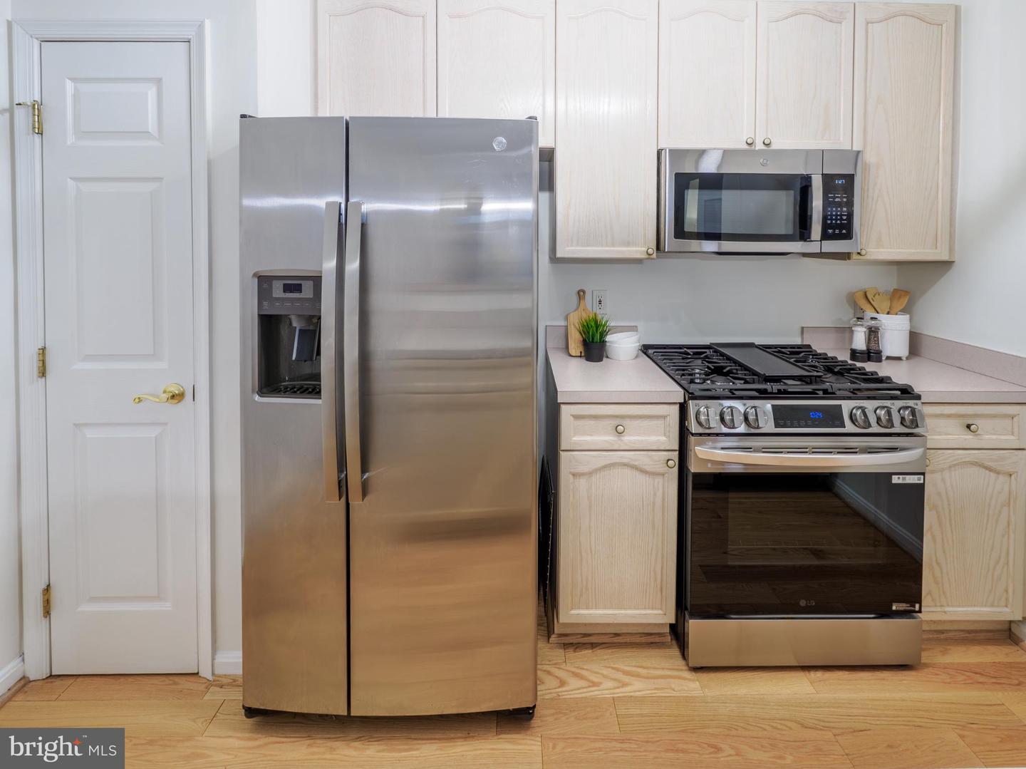 4330-L CANNON RIDGE CT #31, FAIRFAX, Virginia 22033, 2 Bedrooms Bedrooms, 4 Rooms Rooms,2 BathroomsBathrooms,Residential,For sale,4330-L CANNON RIDGE CT #31,VAFX2262268 MLS # VAFX2262268 4330-L CANNON RIDGE CT #31, FAIRFAX, Virginia 22033, 2 Bedrooms Bedrooms, 4 Rooms Rooms,2 BathroomsBathrooms,Residential,For sale,4330-L CANNON RIDGE CT #31,VAFX2262268 MLS # VAFX2262268