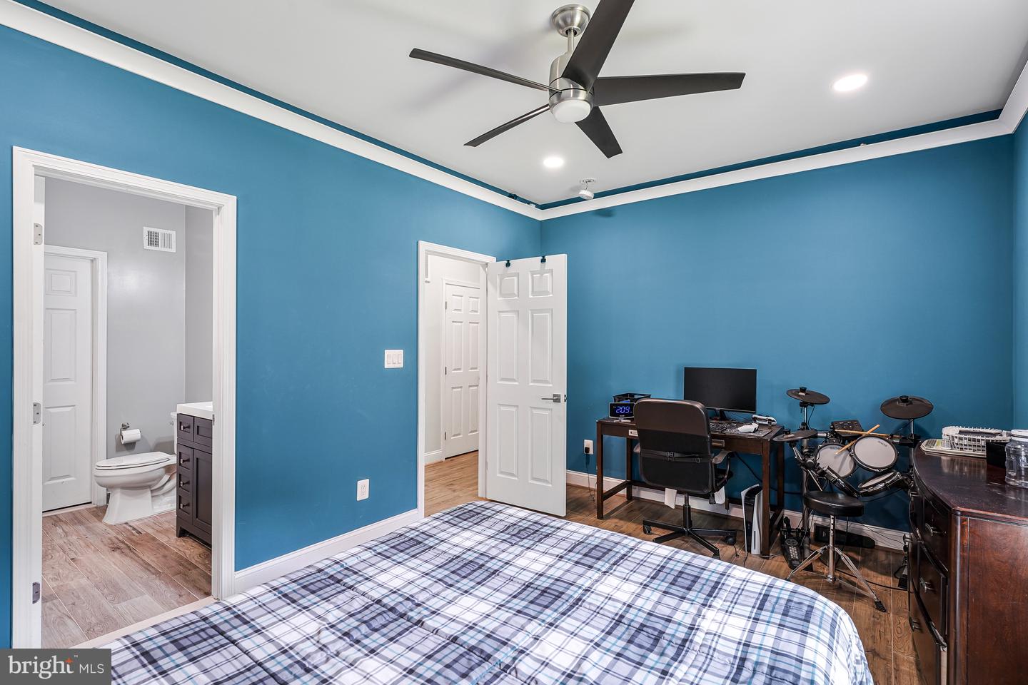 14051 HEATHERS OVERLOOK CT, NOKESVILLE, Virginia 20181, 4 Bedrooms Bedrooms, ,4 BathroomsBathrooms,Residential,For sale,14051 HEATHERS OVERLOOK CT,VAPW2101758 MLS # VAPW2101758