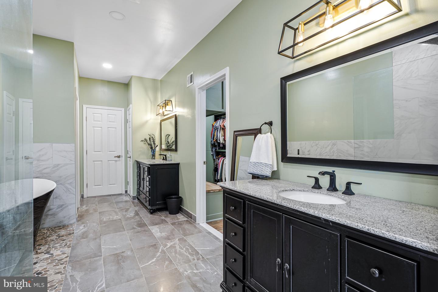 14051 HEATHERS OVERLOOK CT, NOKESVILLE, Virginia 20181, 4 Bedrooms Bedrooms, ,4 BathroomsBathrooms,Residential,For sale,14051 HEATHERS OVERLOOK CT,VAPW2101758 MLS # VAPW2101758