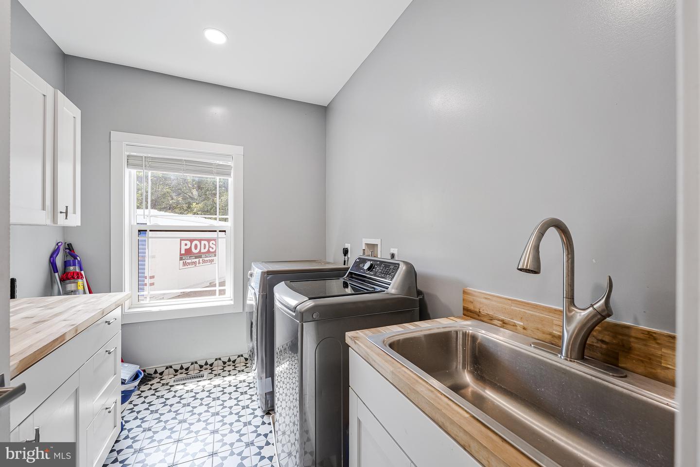 14051 HEATHERS OVERLOOK CT, NOKESVILLE, Virginia 20181, 4 Bedrooms Bedrooms, ,4 BathroomsBathrooms,Residential,For sale,14051 HEATHERS OVERLOOK CT,VAPW2101758 MLS # VAPW2101758