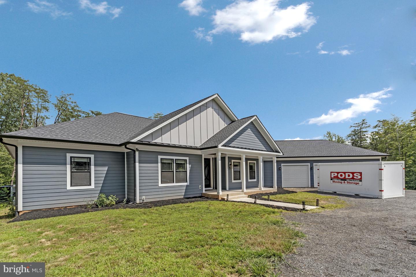 14051 HEATHERS OVERLOOK CT, NOKESVILLE, Virginia 20181, 4 Bedrooms Bedrooms, ,4 BathroomsBathrooms,Residential,For sale,14051 HEATHERS OVERLOOK CT,VAPW2101758 MLS # VAPW2101758