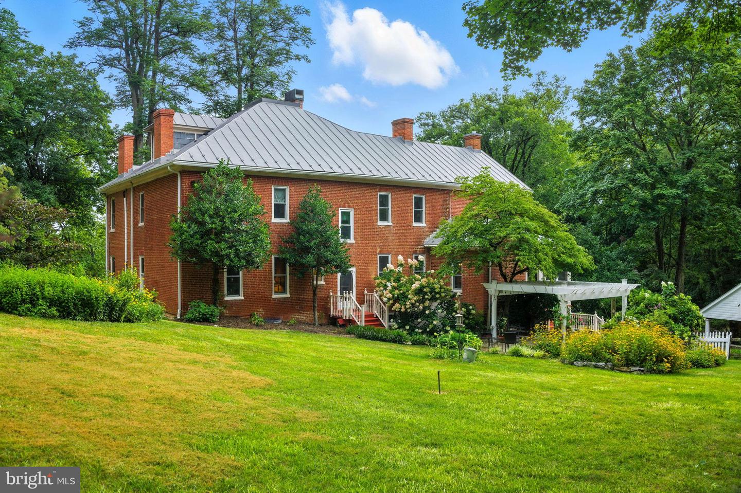 731 APPLE PIE RIDGE RD, WINCHESTER, Virginia 22603, 4 Bedrooms Bedrooms, ,3 BathroomsBathrooms,Residential,For sale,731 APPLE PIE RIDGE RD,VAFV2036248 MLS # VAFV2036248