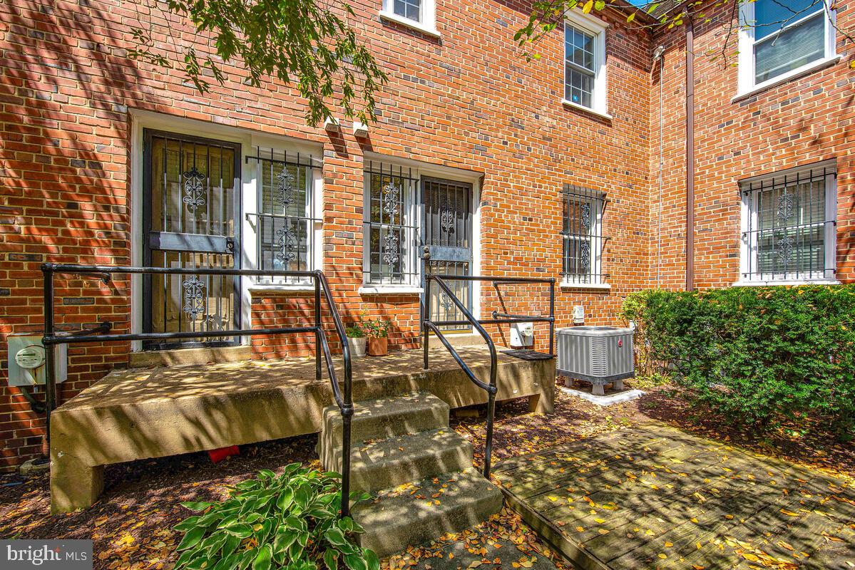 2106 SUITLAND TER SE, WASHINGTON, District Of Columbia 20020, 2 Bedrooms Bedrooms, ,1 BathroomBathrooms,Residential,For sale,2106 SUITLAND TER SE,DCDC2215846 MLS # DCDC2215846 2106 SUITLAND TER SE, WASHINGTON, District Of Columbia 20020, 2 Bedrooms Bedrooms, ,1 BathroomBathrooms,Residential,For sale,2106 SUITLAND TER SE,DCDC2215846 MLS # DCDC2215846