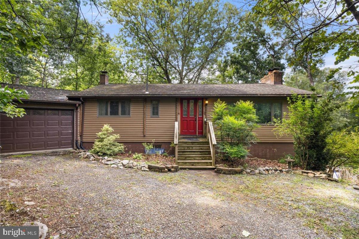 210 SPRUCE RD, FRONT ROYAL, Virginia 22630, 2 Bedrooms Bedrooms, ,2 BathroomsBathrooms,Residential,For sale,210 SPRUCE RD,VAWR2012020 MLS # VAWR2012020
