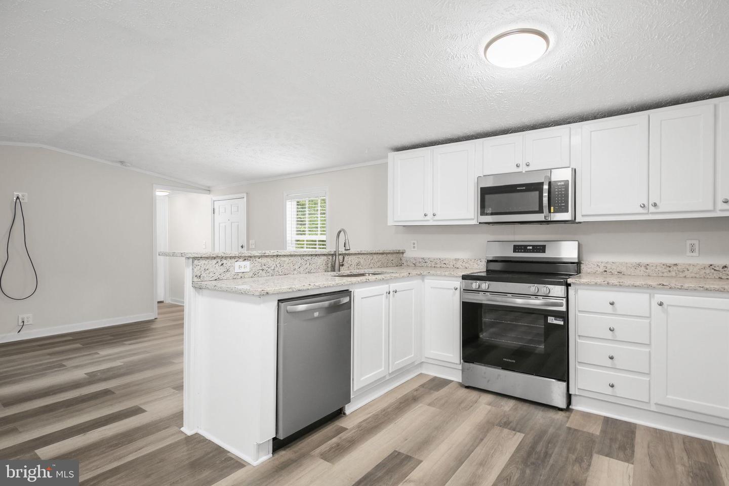 11407 RAILROAD LN, LOCUST GROVE, Virginia 22508, 2 Bedrooms Bedrooms, 6 Rooms Rooms,2 BathroomsBathrooms,Residential,For sale,11407 RAILROAD LN,VASP2035592 MLS # VASP2035592