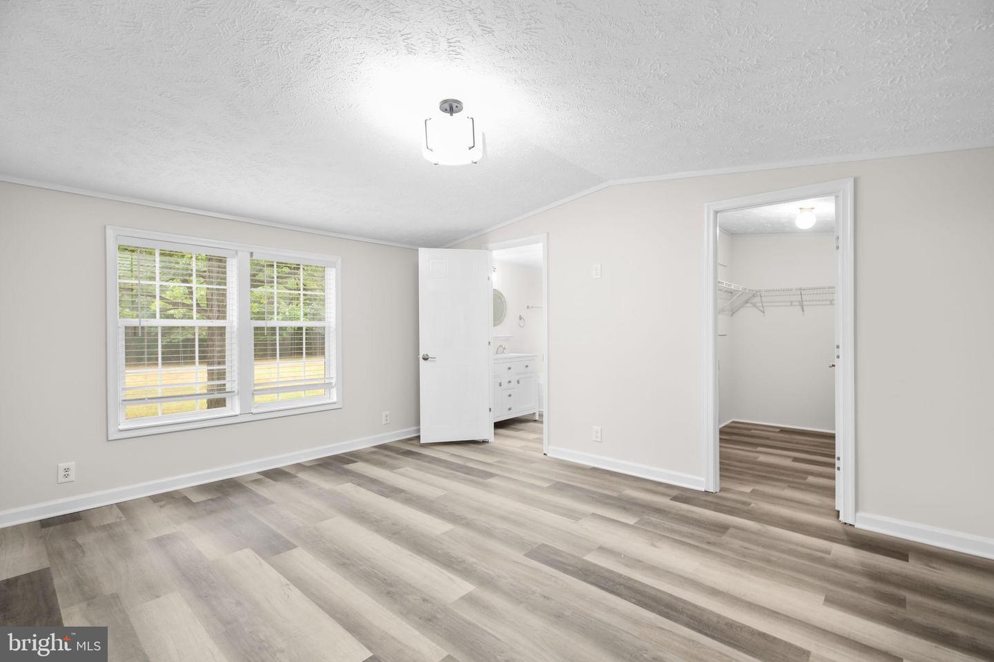 11407 RAILROAD LN, LOCUST GROVE, Virginia 22508, 2 Bedrooms Bedrooms, 6 Rooms Rooms,2 BathroomsBathrooms,Residential,For sale,11407 RAILROAD LN,VASP2035592 MLS # VASP2035592