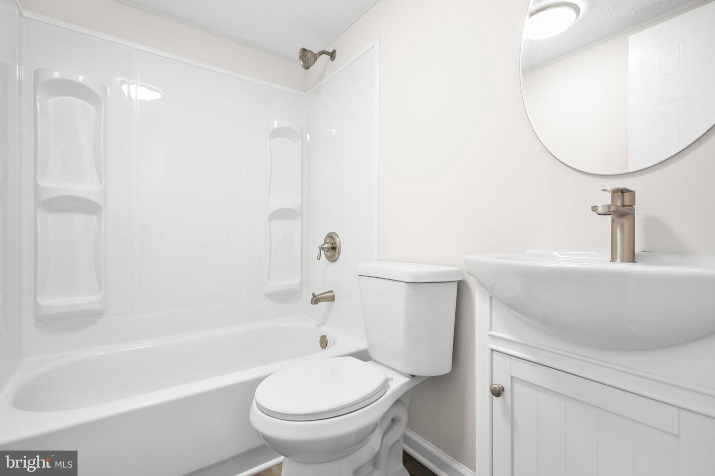 11407 RAILROAD LN, LOCUST GROVE, Virginia 22508, 2 Bedrooms Bedrooms, 6 Rooms Rooms,2 BathroomsBathrooms,Residential,For sale,11407 RAILROAD LN,VASP2035592 MLS # VASP2035592