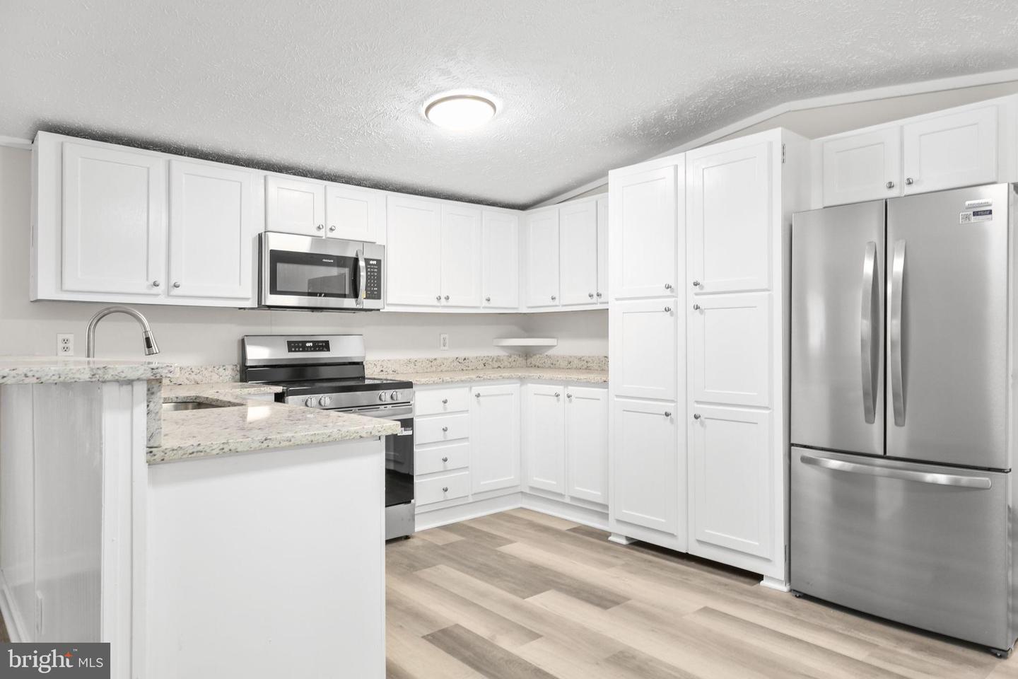 11407 RAILROAD LN, LOCUST GROVE, Virginia 22508, 2 Bedrooms Bedrooms, 6 Rooms Rooms,2 BathroomsBathrooms,Residential,For sale,11407 RAILROAD LN,VASP2035592 MLS # VASP2035592