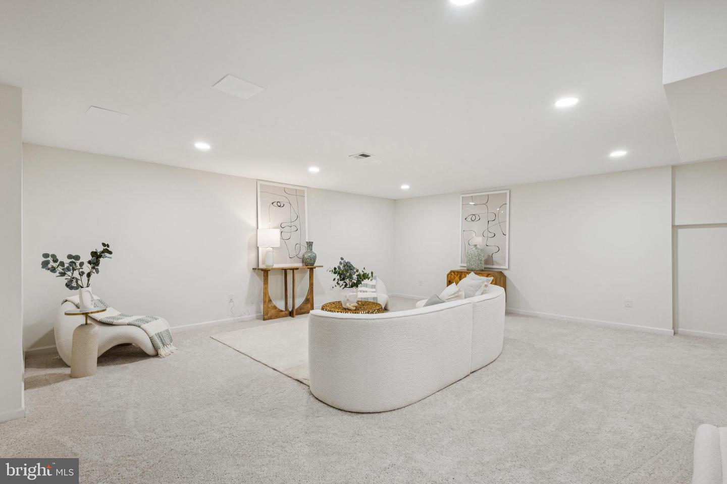 3124 MILLER HEIGHTS RD, OAKTON, Virginia 22124, 4 Bedrooms Bedrooms, ,2 BathroomsBathrooms,Residential,For sale,3124 MILLER HEIGHTS RD,VAFX2262236 MLS # VAFX2262236