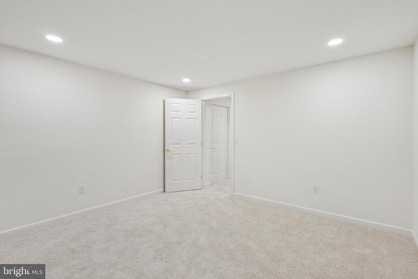 3124 MILLER HEIGHTS RD, OAKTON, Virginia 22124, 4 Bedrooms Bedrooms, ,2 BathroomsBathrooms,Residential,For sale,3124 MILLER HEIGHTS RD,VAFX2262236 MLS # VAFX2262236