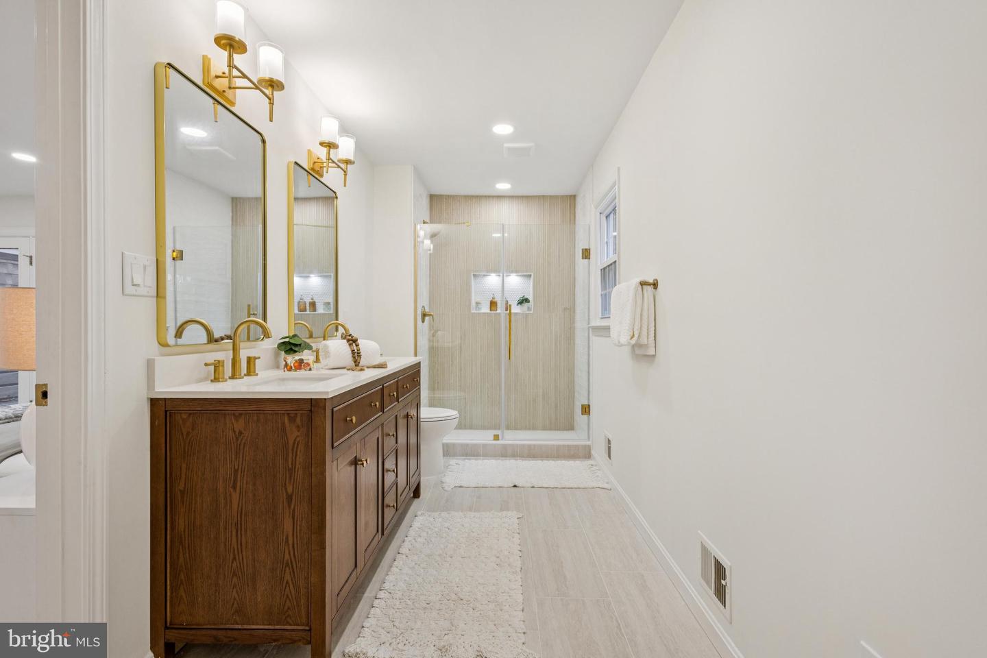 3124 MILLER HEIGHTS RD, OAKTON, Virginia 22124, 4 Bedrooms Bedrooms, ,2 BathroomsBathrooms,Residential,For sale,3124 MILLER HEIGHTS RD,VAFX2262236 MLS # VAFX2262236