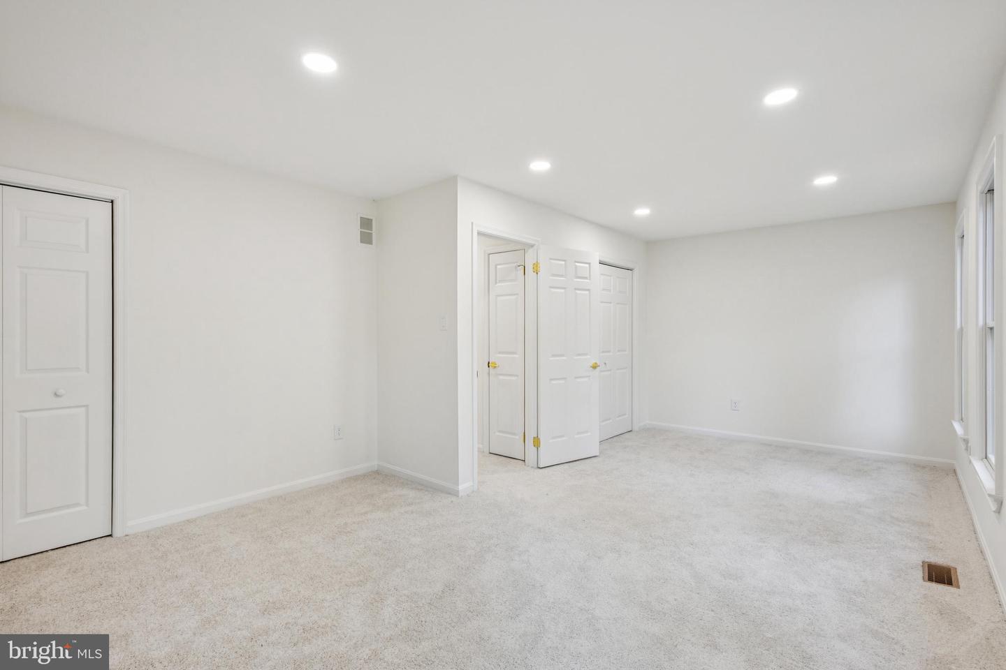 3124 MILLER HEIGHTS RD, OAKTON, Virginia 22124, 4 Bedrooms Bedrooms, ,2 BathroomsBathrooms,Residential,For sale,3124 MILLER HEIGHTS RD,VAFX2262236 MLS # VAFX2262236