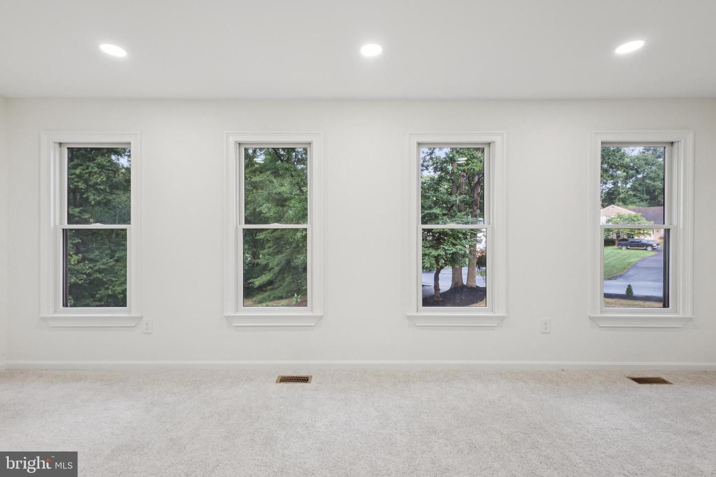 3124 MILLER HEIGHTS RD, OAKTON, Virginia 22124, 4 Bedrooms Bedrooms, ,2 BathroomsBathrooms,Residential,For sale,3124 MILLER HEIGHTS RD,VAFX2262236 MLS # VAFX2262236