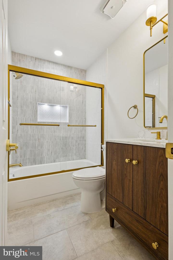 3124 MILLER HEIGHTS RD, OAKTON, Virginia 22124, 4 Bedrooms Bedrooms, ,2 BathroomsBathrooms,Residential,For sale,3124 MILLER HEIGHTS RD,VAFX2262236 MLS # VAFX2262236