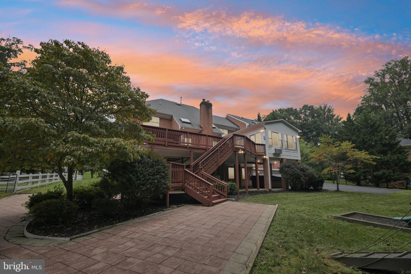 2716 SILKWOOD CT, OAKTON, Virginia 22124, 6 Bedrooms Bedrooms, 14 Rooms Rooms,6 BathroomsBathrooms,Residential,For sale,2716 SILKWOOD CT,VAFX2262282 MLS # VAFX2262282