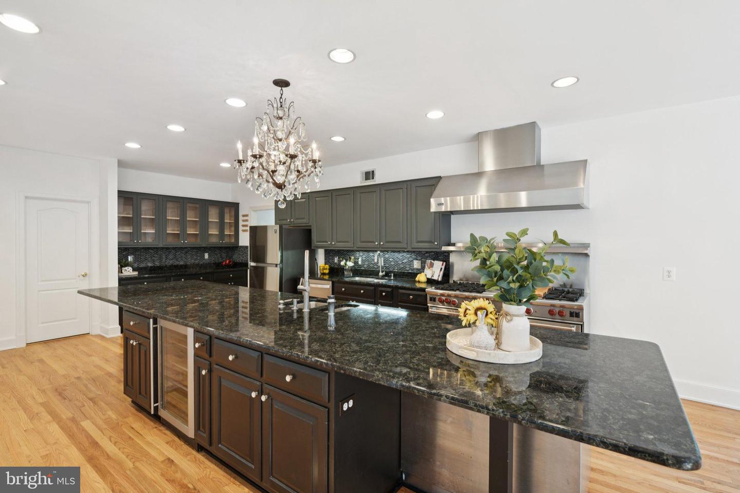 2716 SILKWOOD CT, OAKTON, Virginia 22124, 6 Bedrooms Bedrooms, 14 Rooms Rooms,6 BathroomsBathrooms,Residential,For sale,2716 SILKWOOD CT,VAFX2262282 MLS # VAFX2262282