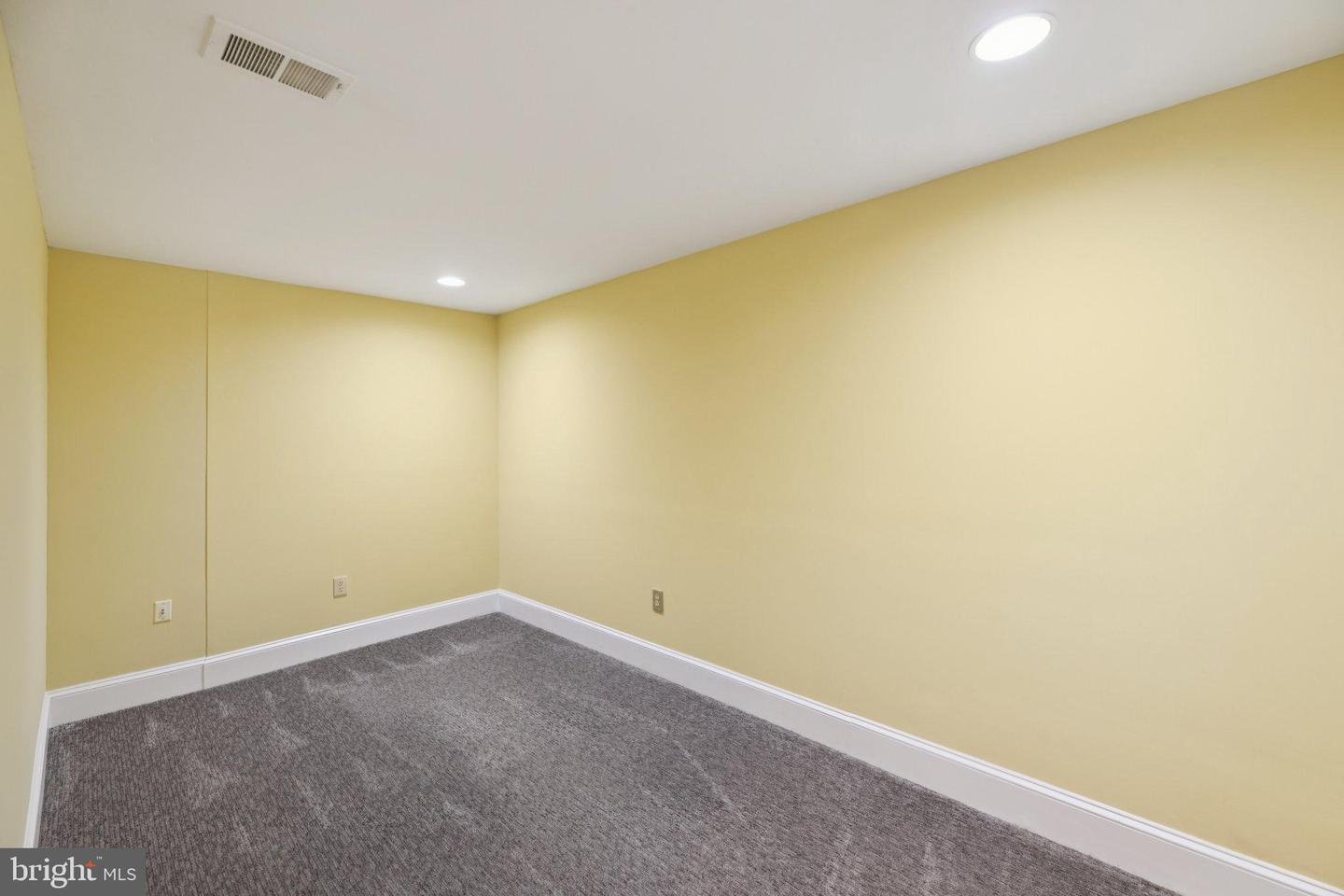 2716 SILKWOOD CT, OAKTON, Virginia 22124, 6 Bedrooms Bedrooms, 14 Rooms Rooms,6 BathroomsBathrooms,Residential,For sale,2716 SILKWOOD CT,VAFX2262282 MLS # VAFX2262282