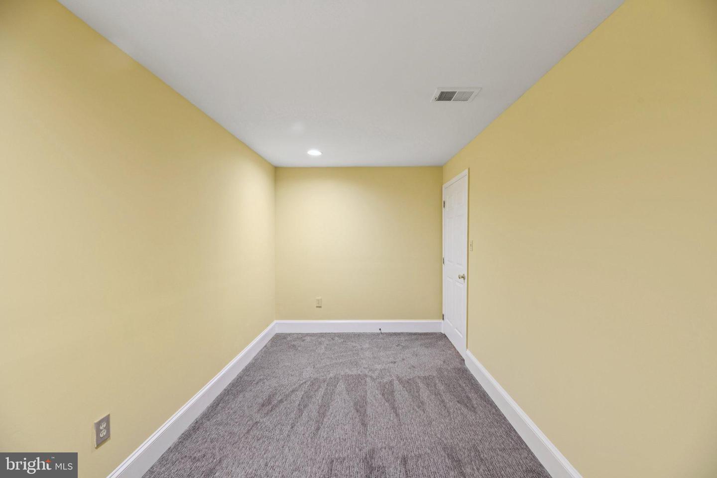 2716 SILKWOOD CT, OAKTON, Virginia 22124, 6 Bedrooms Bedrooms, 14 Rooms Rooms,6 BathroomsBathrooms,Residential,For sale,2716 SILKWOOD CT,VAFX2262282 MLS # VAFX2262282